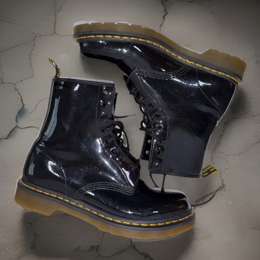 Dr. Martens Air Wair The Original Bouncing Sole Patten Leather Boots Women Sz 9